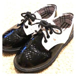 Oxford Dress Shoe -black and white patent leather